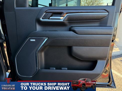 Used 2024 GMC Sierra 3500 SLT w/ SLT Premium Package image 29