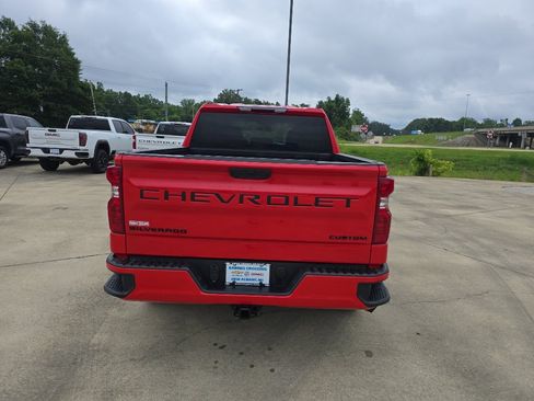 Used 2024 Chevrolet Silverado 1500 Custom w/ Dark Appearance Package AWD/4WD image 6
