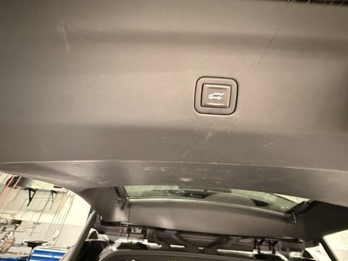 Used 2023 Cadillac Escalade Premium Luxury image 8