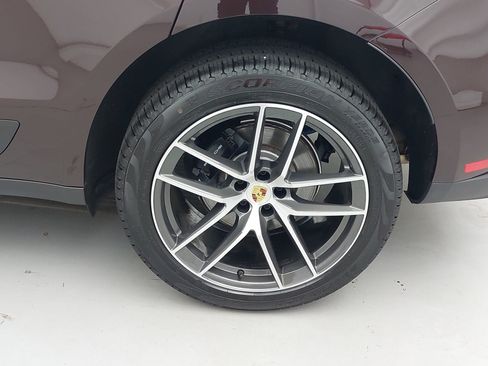Certified 2026 Porsche Macan AWD/4WD image 36