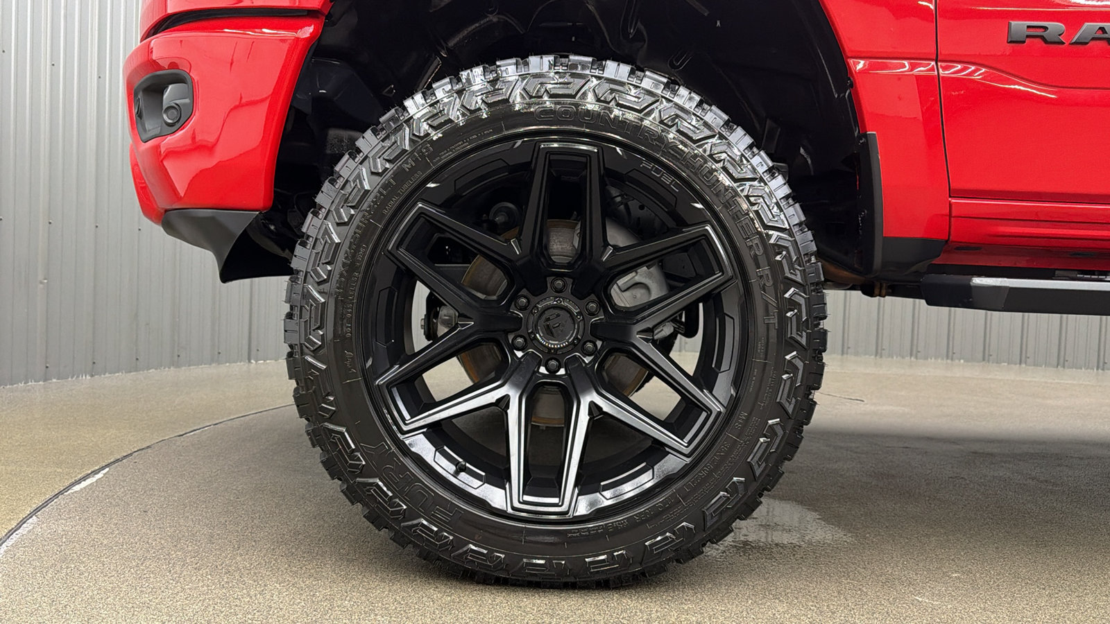 Used 2024 RAM 1500 4x4 Crew Cab image 9