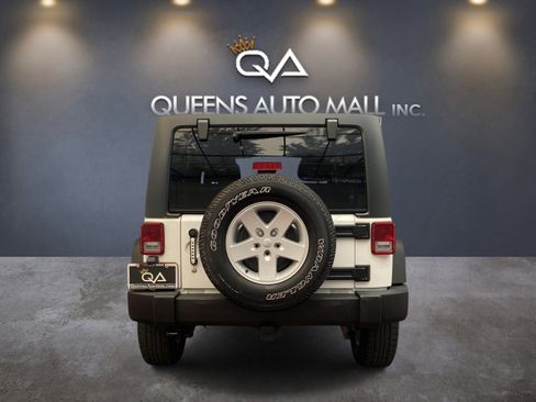 Used 2018 Jeep Wrangler Unlimited Sport S AWD/4WD image 5