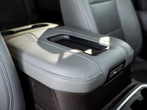 Used 2022 Chevrolet Silverado 2500 LTZ w/ LTZ Convenience Package image 27