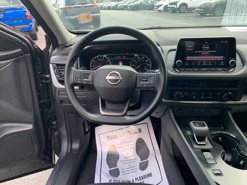 Used 2025 Nissan Rogue S FWD image 22