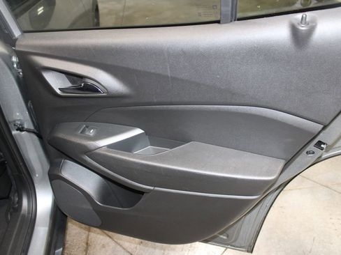 Used 2025 Chevrolet Trax LT w/ LT Convenience Package image 26