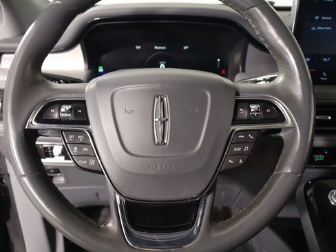 Used 2022 Lincoln Nautilus Reserve w/ Equipment Group 201A FWD image 3
