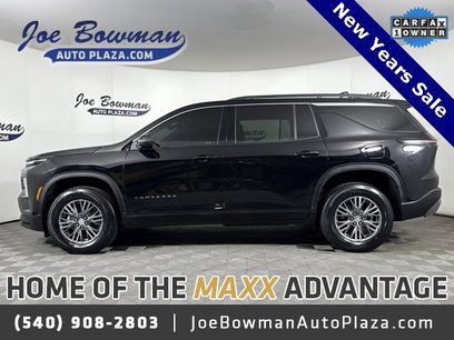 Used 2025 Chevrolet Traverse LT