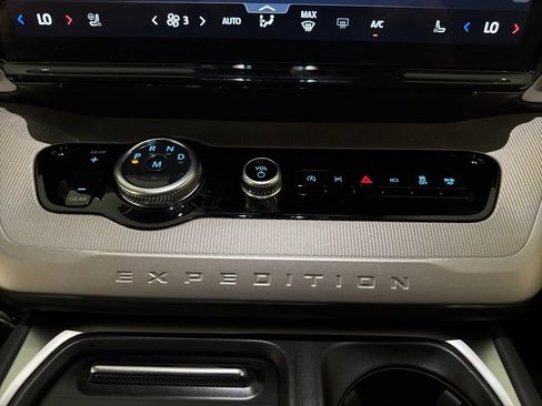 New 2026 Ford Expedition Max Active image 15