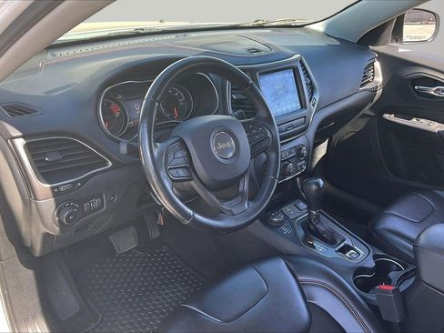 Used 2019 Jeep Cherokee Trailhawk w/ Comfort/Convenience Group image 19