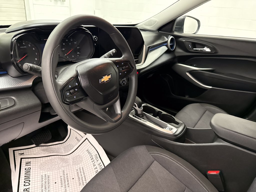 Used 2024 Chevrolet Trax LS FWD image 9