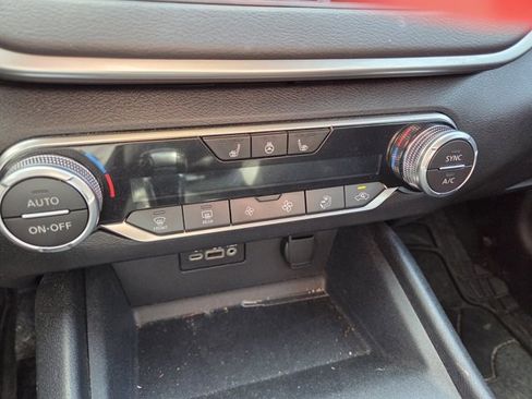 Used 2019 Nissan Altima 2.5 SV image 13