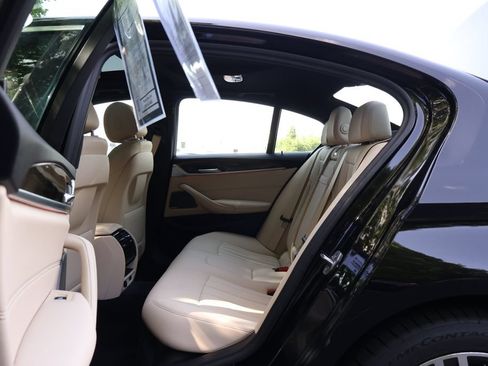 Used 2023 BMW 530i w/ Premium Package RWD image 46