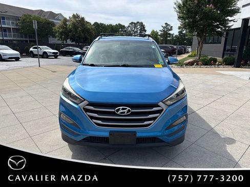 Used 2017 Hyundai Tucson SE Plus AWD/4WD image 2