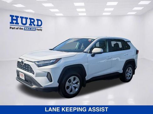 Used 2024 Toyota RAV4 LE AWD/4WD image 8