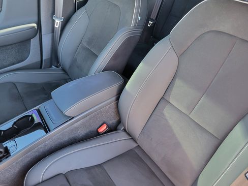 Certified 2023 Volvo XC40 Recharge Plus image 12