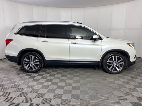 Used 2018 Honda Pilot Touring image 8