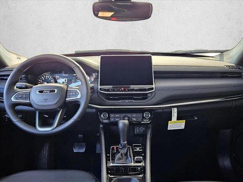 New 2026 Jeep Compass Latitude image 14