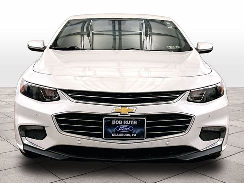 Used 2017 Chevrolet Malibu Hybrid w/ Leather Package image 4