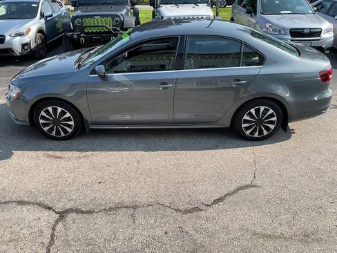 Used 2017 Volkswagen Jetta S w/ Jetta S Cold Weather Package FWD image 7