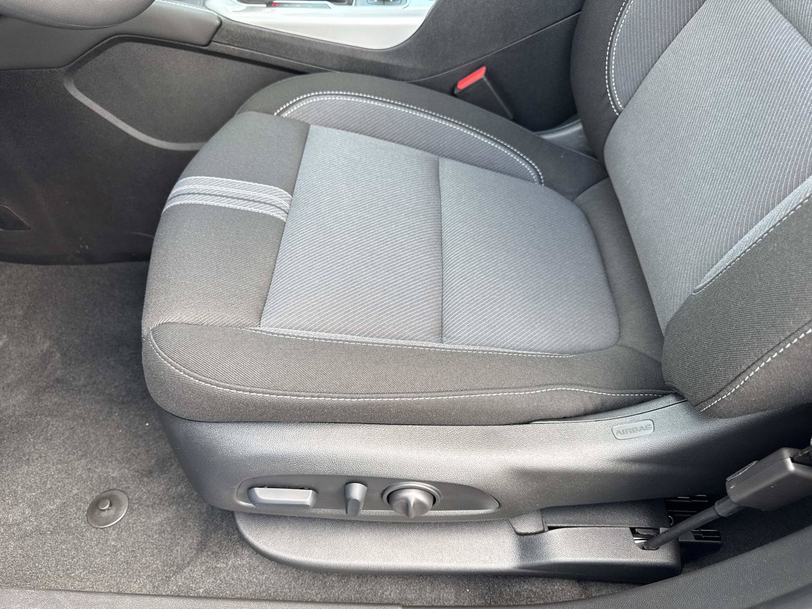 New 2026 Chevrolet Blazer LT w/ Convenience Package FWD image 19