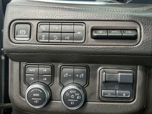 Used 2024 GMC Yukon XL Denali w/ Advanced Technology Package AWD/4WD image 37