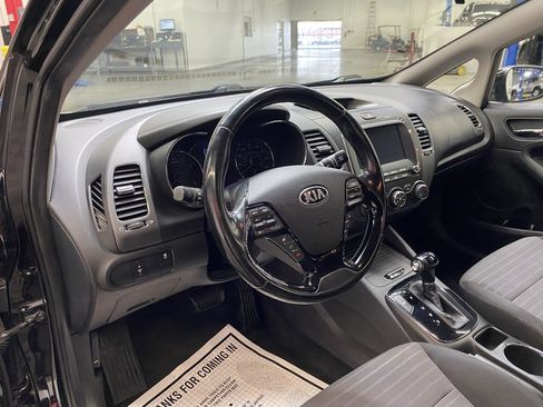 Used 2017 Kia Forte S image 24