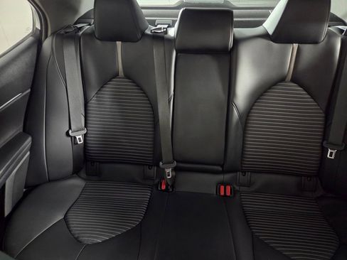Used 2022 Toyota Camry SE FWD image 23
