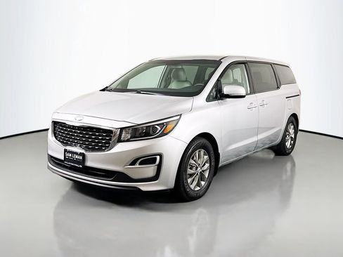 Used 2019 Kia Sedona LX image 3