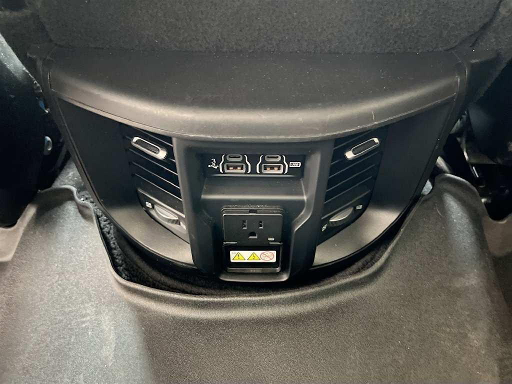 Used 2020 RAM 2500 Laramie w/ Chrome Appearance Group AWD/4WD image 24