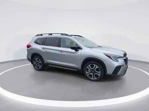 Certified 2025 Subaru Ascent Limited AWD/4WD image 2