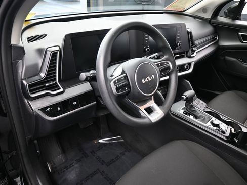 Used 2023 Kia Sportage LX image 10