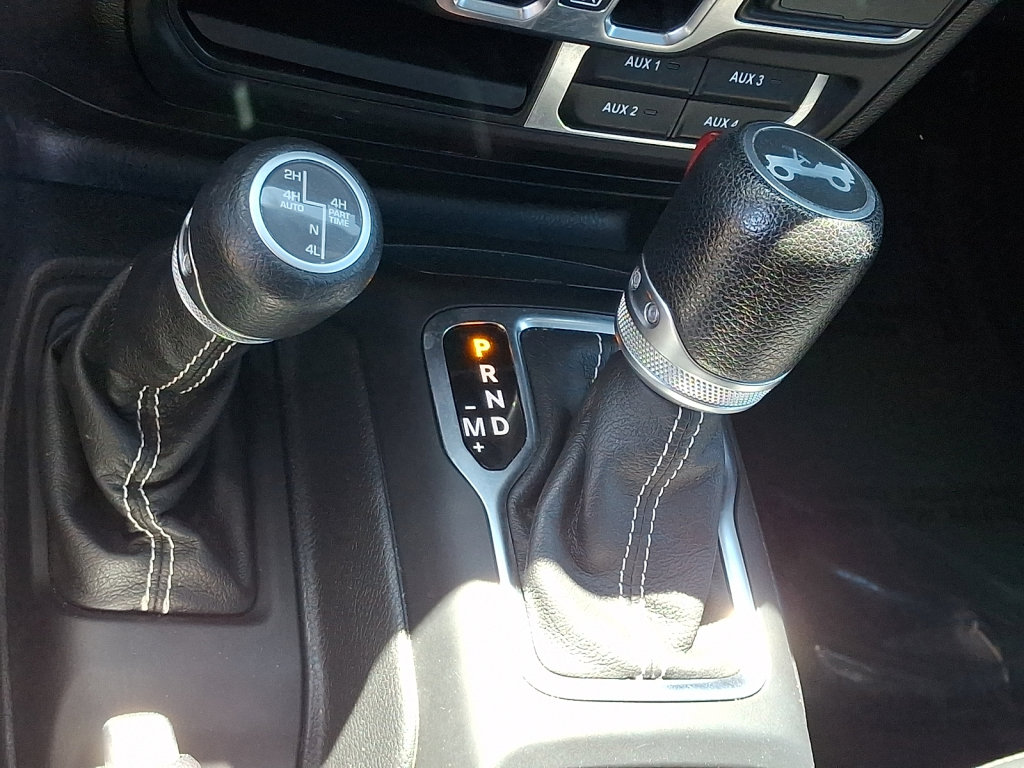 Used 2020 Jeep Wrangler Unlimited Sahara AWD/4WD image 26