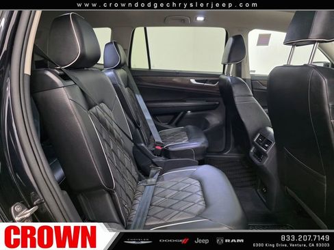 Used 2024 Volkswagen Atlas SEL Premium R-Line image 17