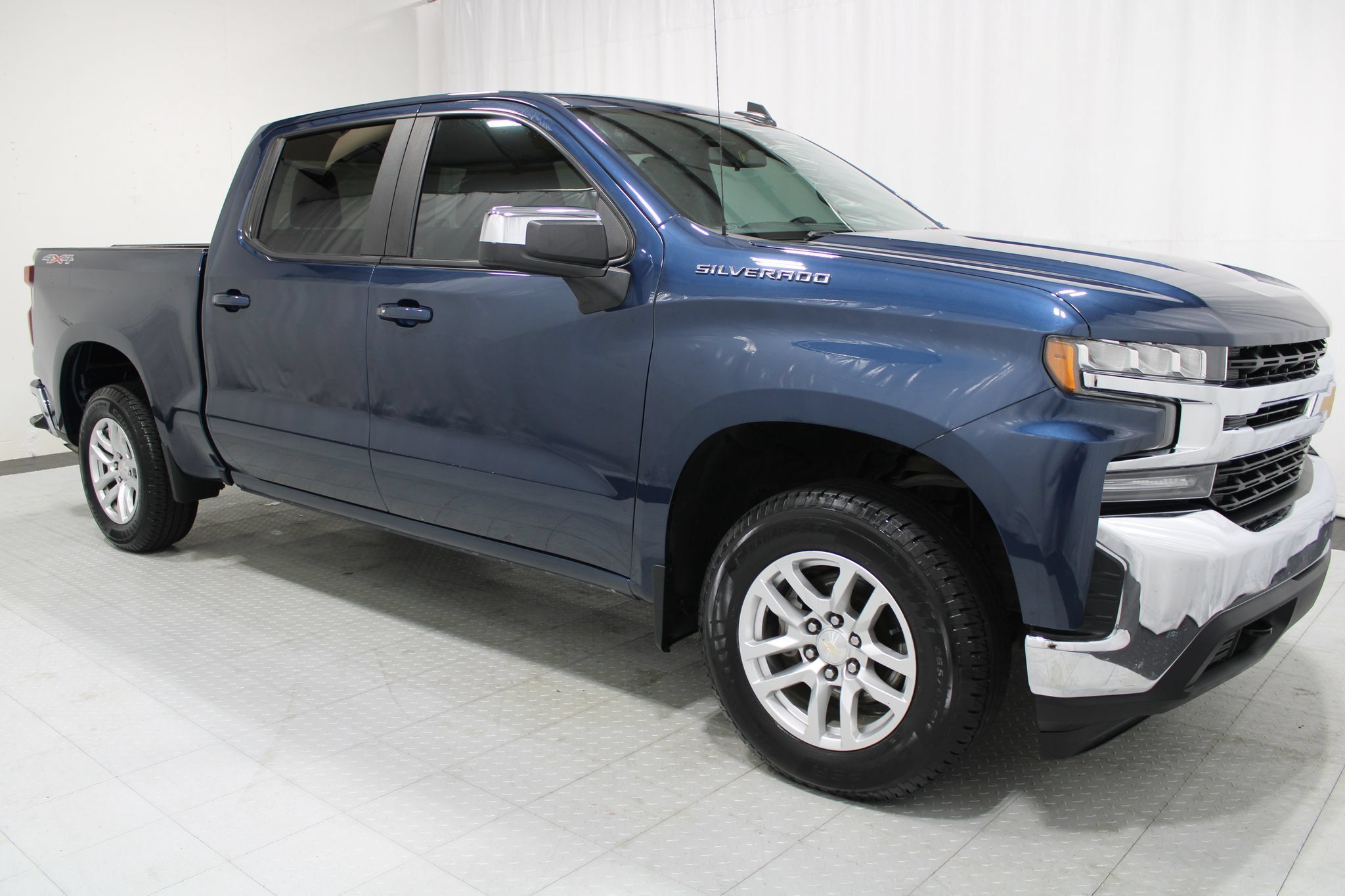 Used 2021 Chevrolet Silverado 1500 LT AWD/4WD image 4