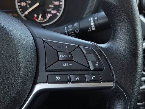 Used 2025 Nissan Sentra SV FWD image 17