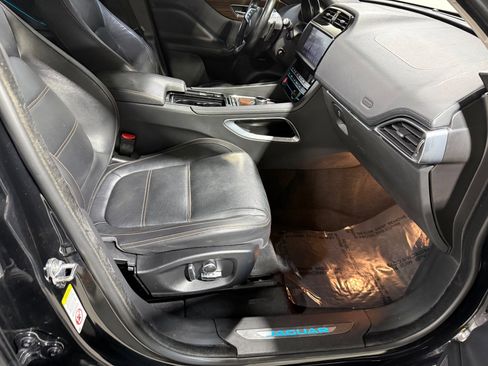 Used 2020 Jaguar F-PACE Prestige image 35