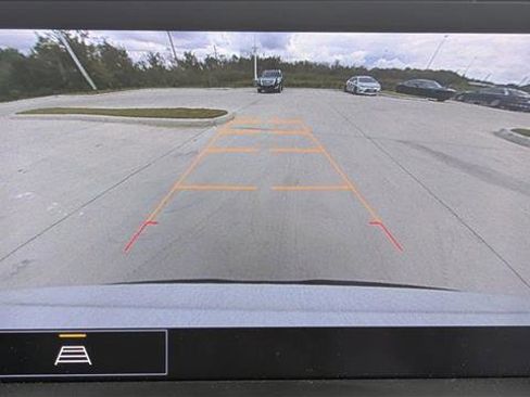 Used 2021 GMC Acadia SLT image 15