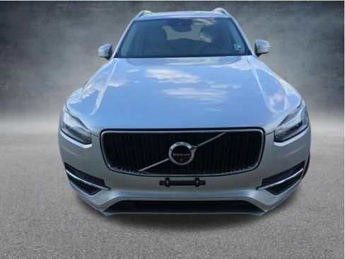 Used 2018 Volvo XC90 T6 Momentum w/ Convenience Package AWD/4WD image 3