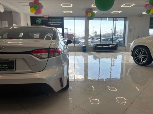 Used 2025 Toyota Corolla LE image 14