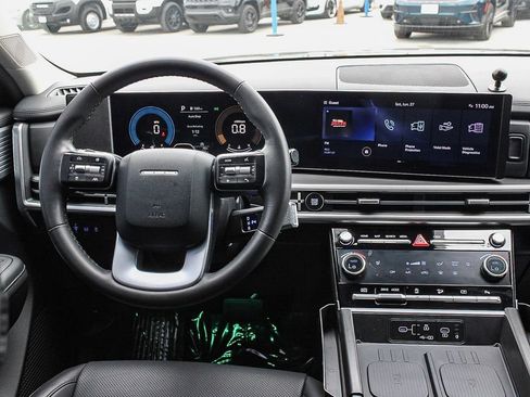 Used 2025 Hyundai Santa Fe SEL FWD image 14
