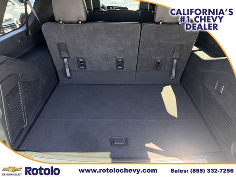 Used 2025 Chevrolet Suburban Z71 AWD/4WD image 13