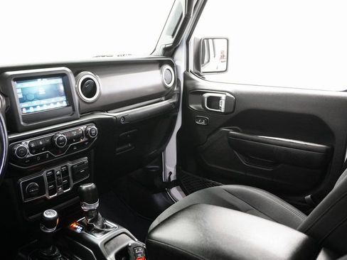 Certified 2022 Jeep Gladiator Willys image 17