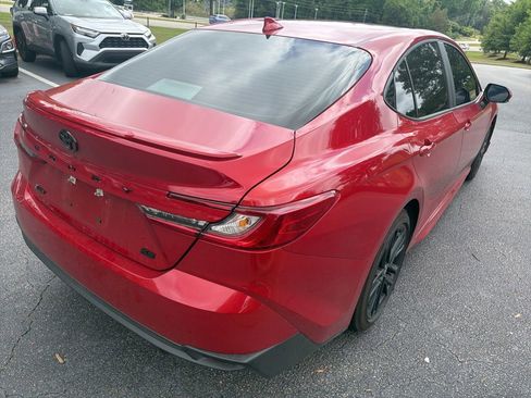 Used 2026 Toyota Camry SE FWD image 5