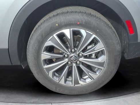 Certified 2025 Buick Envision Preferred AWD/4WD image 18