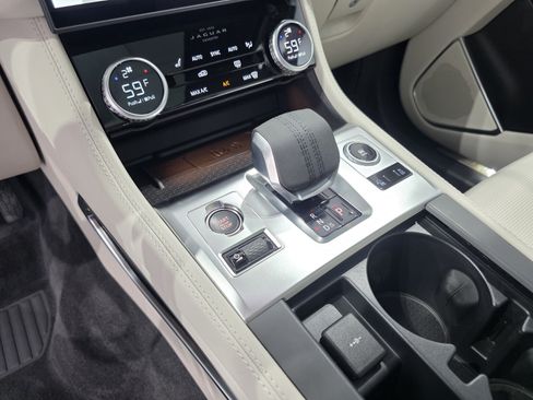 New 2026 Jaguar F-PACE R-Dynamic S AWD/4WD image 18