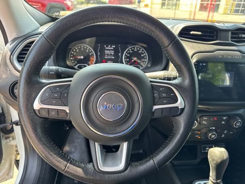 Used 2018 Jeep Renegade Latitude w/ Advanced Technology Group FWD image 18