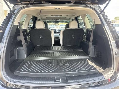 Used 2024 Kia Telluride S w/ S Sunroof Package FWD image 13