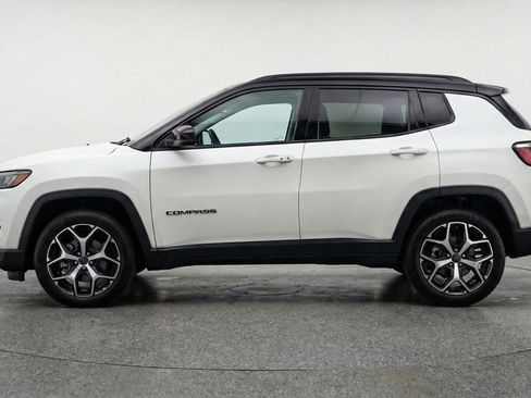 Used 2025 Jeep Compass Limited image 5