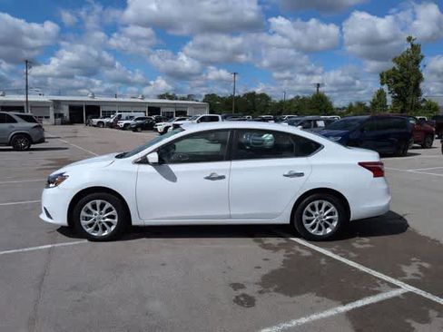 Used 2019 Nissan Sentra SV FWD image 5