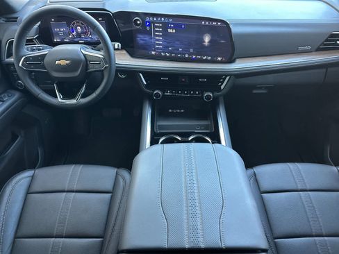 Used 2025 Chevrolet Tahoe High Country AWD/4WD image 3